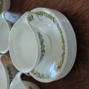 Corelle Spring Blossom Crazy Daisy Coffee Cups Hook Handle (7 cups, 10 saucers)